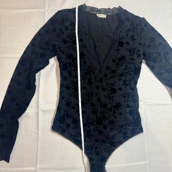 Free People Babes Bandeaus Black Velvet Floral Lace Bodysuit NWOT Women's XS/Sm - Picture 9 of 16